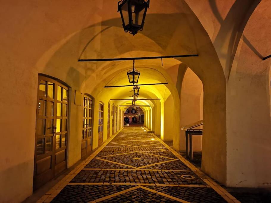 Charming Studio Ideal For Getaways Or Workations In Sibiu'S Medieval City Center Exterior photo
