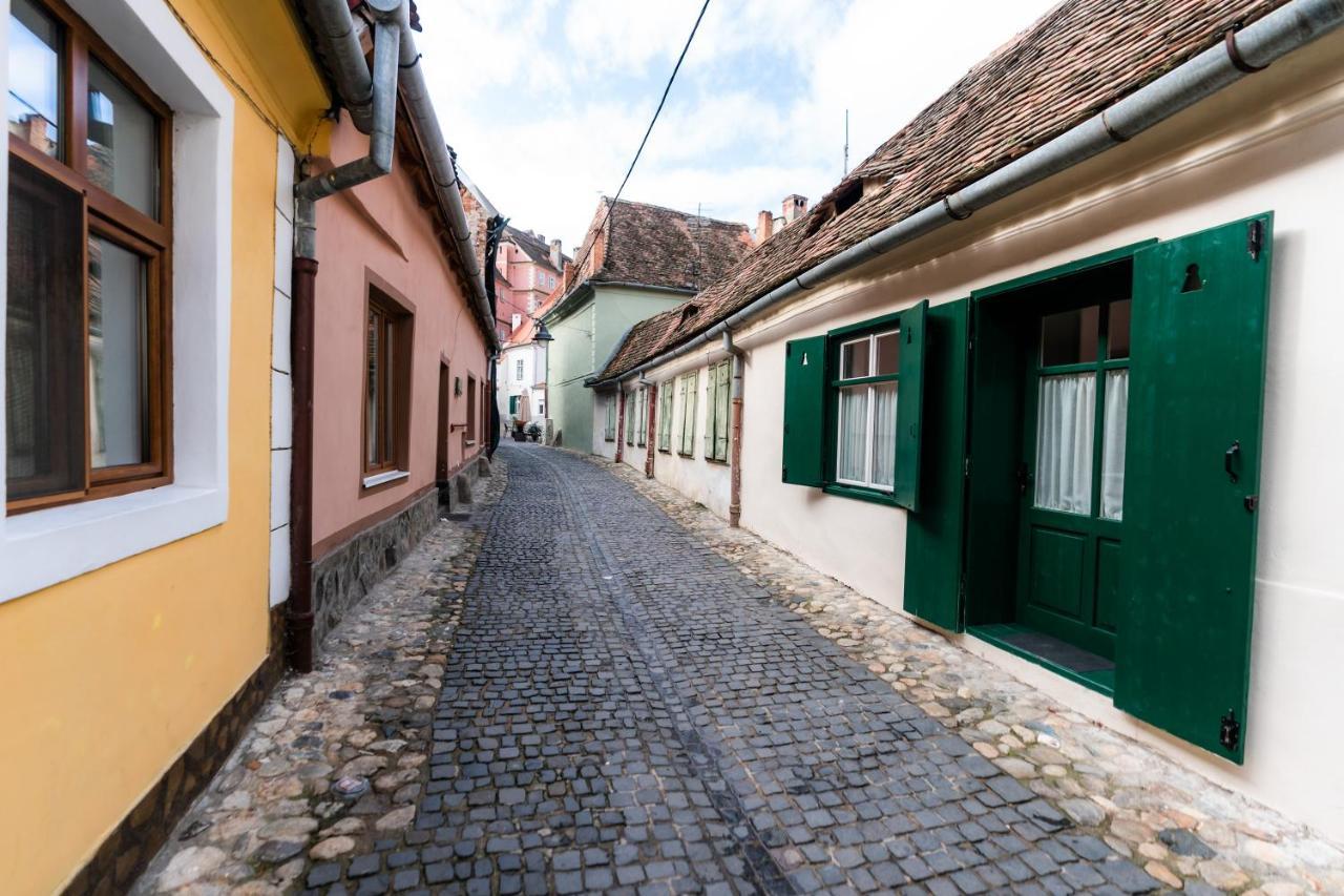 Charming Studio Ideal For Getaways Or Workations In Sibiu'S Medieval City Center Exterior photo